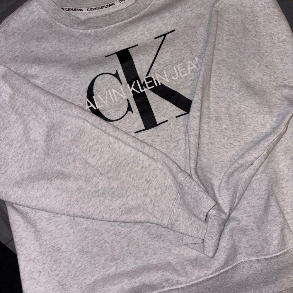 Calvin Klein crewneck sweater (2)
